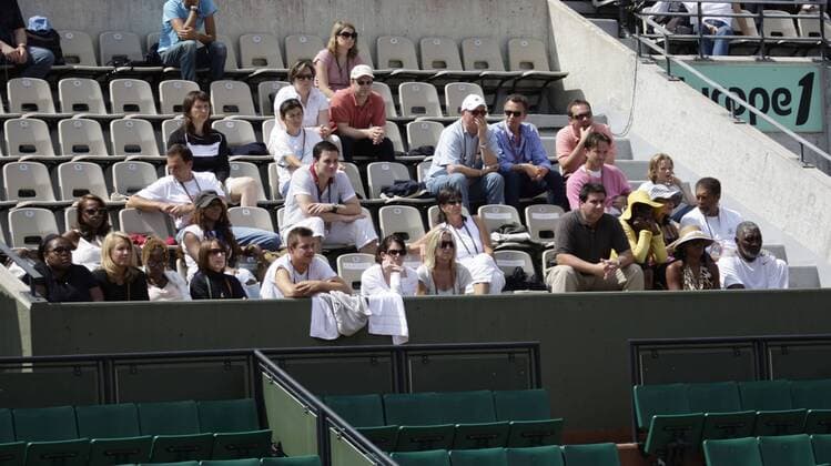 Familie von Serena und Venus Williams (beide USA) mit Mutter Oracene (vorn 3. v. li.) und Vater Richard (re.) Tennis Damen French Open 2008, WTA Tour, Grand Slam Totale Roland Garros Paris