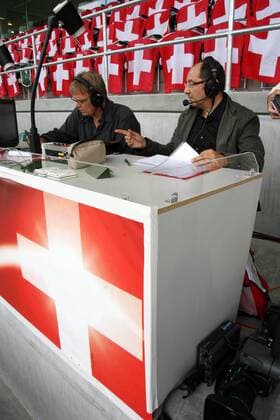 SF Kommentator Bernhard Thurnheer (Schweiz, re.) und Co Kommentator Volker Finke (Deutschland) Fußball EM Herren Vorschau Euro 2008, Nationalmannschaft, Länderspiel Gruppe Fußball EM Herren Vorschau Euro 2008, Nationalmannschaft, Länderspiel Gruppe 