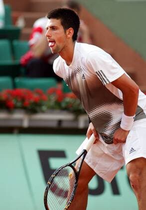 Novak Djokovic (Serbien) konzentriert Tennis Herren French Open 2008, Grand Slam, ATP Tour Einzelbild Roland Garros Paris Tennis Herren French Open 2008, Grand Slam, ATP Tour Einzelbild Roland Garros Paris