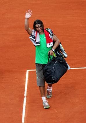 Rafael Nadal (Spanien) dankt den Anhängern Tennis Herren French Open 2008, Grand Slam, ATP Tour Einzelbild Roland Garros Paris