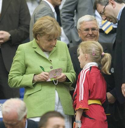 DFB Präsident Dr. Theo Zwanziger und Bundeskanzlerin Angela Merkel (beide Deutschland) Fußball Länderspiel Herren Freundschaftsspiel 2008, Test, Testspiel, Nationalmannschaft Gruppe Gelsenkirchen Fußball Länderspiel Herren Freundschaftsspiel 2008, Test, Testspiel, Nationalmannschaft Gruppe Gelsenkirchen
