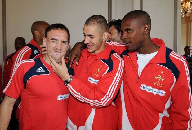 Franck Ribery (li.), Karim Benzema (Mitte) und Eric Abidal (alle Frankreich) -  (pan26219) Fußball EM Herren Vorschau Euro 2008, Nationalteam, Empfang, Treffen, Besuch Gruppe Clairefontaine