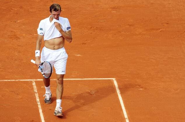 Julien Benneteau (Frankreich) -  Tennis Herren French Open 2008, Grand Slam, ATP Tour Einzelbild Roland Garros Paris Nachdenklichkeit,
