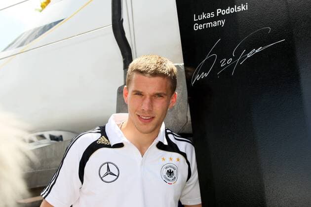 Lukas Podolski (Deutschland) während eines Adidas Sponsorentermins für die Euro 2008 -  (010608SEB015) Fußball EM Herren Vorschau Euro 2008, Nationalteam, Einzelbild o0 Sponsor, Werbepartner, Werbung Ascona Fußball EM Herren Vorschau Euro 2008, Nationalteam, Einzelbild o0 Sponsor, Werbepartner, Werbung Ascona