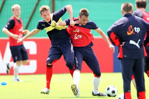 Tomasz Zahorski (li.) gegen Adam Kokoszka (beide Polen) -  (080603PYK115) Fußball EM Herren Vorschau Euro 2008, Nationalteam 2008, Training Gruppe Bad Waltersdorf Dynamik, Fußball EM Herren Vorschau Euro 2008, Nationalteam 2008, Training Gruppe Bad Waltersdorf Dynamik,