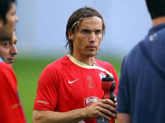 Dario Simic (Kroatien) trinkt -  Fußball EM Herren Vorschau Euro 2008, Nationalteam, Training Einzelbild Oberwart Fußball EM Herren Vorschau Euro 2008, Nationalteam, Training Einzelbild Oberwart