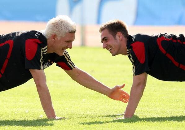 Bastian Schweinsteiger (li.) und Philipp Lahm (beide Deutschland) -  Fußball EM Herren Vorschau Euro 2008, Nationalteam, Training, Vdig Gruppe Tenero Fußball EM Herren Vorschau Euro 2008, Nationalteam, Training, Vdig Gruppe Tenero