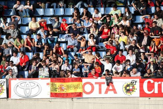 Spanische Fußballfans -  - NOxONLINExUSE Fußball EM Herren Vorschau Euro 2008, Training, Nationalteam Totale Santander