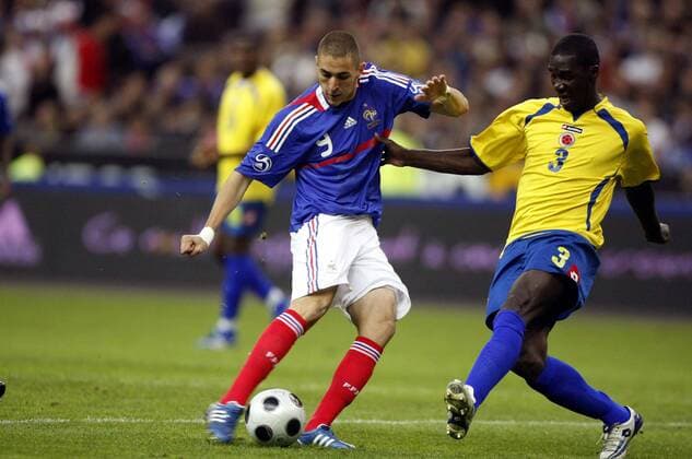 Karim Benzema (Frankreich, li.) gegen Cristian Zapata (Kolumbien) - (pan26254 ) Fußball Länderspiel Herren Freundschaftsspiel 2008, Test, Testspiel, Nationalmannschaft, Nationaltrikot, Gruppe Paris Dynamik, Fußball Länderspiel Herren Freundschaftsspiel 2008, Test, Testspiel, Nationalmannschaft, Nationaltrikot, Gruppe Paris Dynamik,