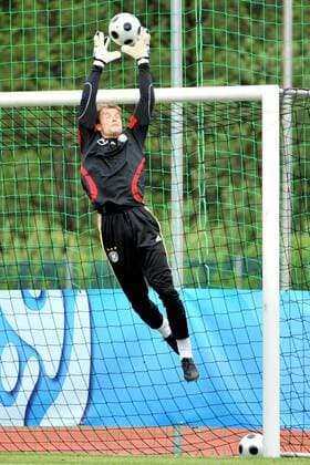 Torwart Jens Lehmann (Deutschland) -  Fußball EM Herren Vorschau Euro 2008, Nationalmannschaft, Training Einzelbild Tenero Dynamik, Fußball EM Herren Vorschau Euro 2008, Nationalmannschaft, Training Einzelbild Tenero Dynamik,