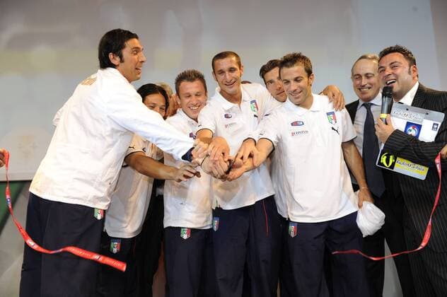 Eröffnung der Casa Azzurri in Oberwaltersdorf, u.a. mit Torwart Gianluigi Buffon (li.), Antonio Cassano (3.v.li.), Giorgio Chiellini (Mitte) und Alessandro del Piero (alle Italien) -  Fußball EM Herren Vorschau EURO 2008, Nationalmannschaft, Eröffnung Gruppe Oberwaltersdorf