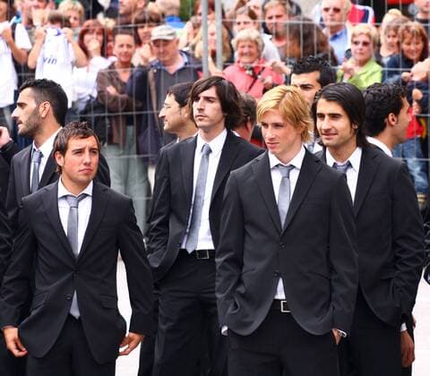 Empfang der spanischen Nationalmannschaft mit Fernando Torres (2. v. re.) zur Euro 2008 in Innsbruck -  - NOxONLINExUSE Fußball EM Herren Euro 2008, Ankunft, Empfang, Nationalmannschaft, Spanien Gruppe Innsbruck