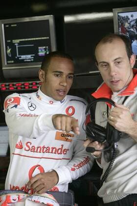 Lewis Hamilton (England, li.) im Gespräch mit Renningenieur Phil Prew (Australien beide McLaren Mercedes) Motorsport Grand Prix Herren Großer Preis von Kanada 2008, Formel 1 Weltmeisterschaft, F1, F, GP, WM Gruppe Montreal