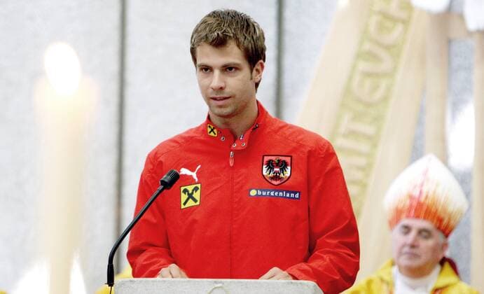 Andreas Ivanschitz (Österreich) hält eine Rede - katholischer Gottesdienst für die Nationalmannschaft -  Fußball EM Herren EM 2008, Euro Einzelbild Stegersbach