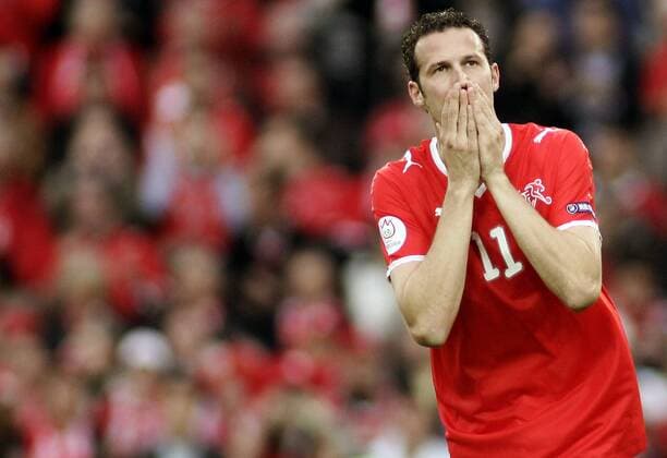 Marco Streller (Schweiz) enttäuscht -  Fußball EM Herren EURO 2008, Länderspiel, Nationalmannschaft, Nationaltrikot, Vdig Einzelbild Basel Fußball EM Herren EURO 2008, Länderspiel, Nationalmannschaft, Nationaltrikot, Vdig Einzelbild Basel