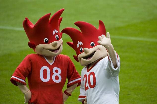 EM Maskottchen Flix und Trix anläßlich der Eröffnungsfeier der EM 2008 - Fußball EM Herren Euro 2008, Eröffnungsfeier, Eröffnung, Feier, Zeremonie, Gruppe Basel Fußball EM Herren Euro 2008, Eröffnungsfeier, Eröffnung, Feier, Zeremonie, Gruppe Basel