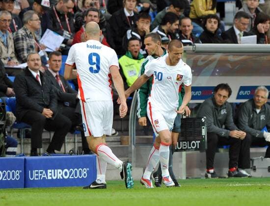 Vaclav Sverkos (re.) ersetzt Jan Koller (beide Tschechien) Fußball EM Herren Euro 2008, Länderspiel, Nationalteam, Nationaltrikot, Gruppe Basel Fußball EM Herren Euro 2008, Länderspiel, Nationalteam, Nationaltrikot, Gruppe Basel