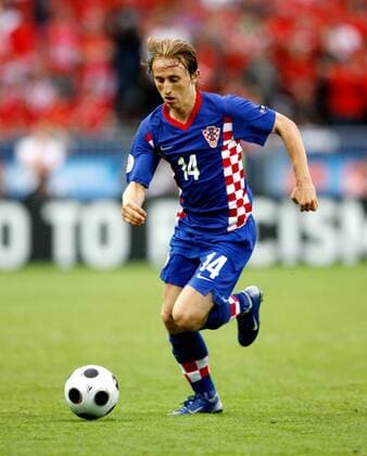 Luka Modric (Kroatien) am Ball -  Fußball Länderspiel Herren EURO 2008, EM, Nationalteam, Nationaltrikot, Einzelbild Wien Dynamik,