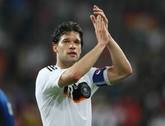 Michael Ballack (Deutschland) - Schlussjubel Fußball EM Herren Euro 2008, Nationalmannschaft, Länderspiel, Nationaltrikot Einzelbild Klagenfurt Freude, Fußball EM Herren Euro 2008, Nationalmannschaft, Länderspiel, Nationaltrikot Einzelbild Klagenfurt Freude,