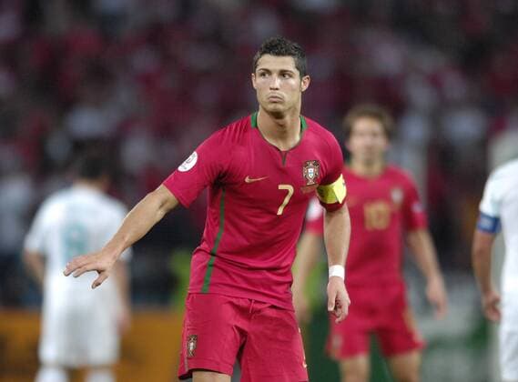Cristiano Ronaldo (Portugal) Fußball Länderspiel Herren EURO 2008, EM, Nationalmannschaft, Nationaltrikot, Einzelbild Genf Fußball Länderspiel Herren EURO 2008, EM, Nationalmannschaft, Nationaltrikot, Einzelbild Genf