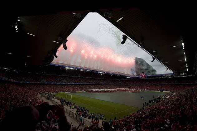 Eröffnungsfeier der Euro 2008 im St. Jakob Park in Basel Fußball EM Herren Euro 2008, Eröffnung, Feier, Zeremonie, Eröffnungsfeier, Zuschauerperspektive Totale St.Jakob Park Basel Fußball EM Herren Euro 2008, Eröffnung, Feier, Zeremonie, Eröffnungsfeier, Zuschauerperspektive Totale St.Jakob Park Basel