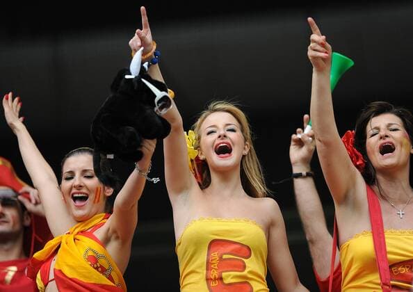 Weibliche spanische Fans sorgen für Stimmung - Fußball EM Herren Euro 2008, Länderspiel, Nationalteam, Gruppe Innsbruck Freude, Fußball EM Herren Euro 2008, Länderspiel, Nationalteam, Gruppe Innsbruck Freude,