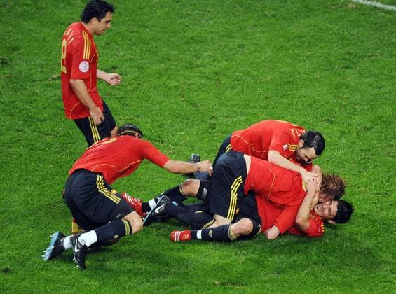 Torjubel Spanien - Fußball EM Herren EURO 2008, Länderspiel, Nationalmannschaft, Nationaltrikot Gruppe Innsbruck Freude, Fußball EM Herren EURO 2008, Länderspiel, Nationalmannschaft, Nationaltrikot Gruppe Innsbruck Freude,