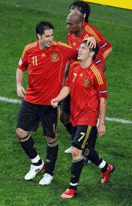 Joan Capdevila (li.) und David Villa (beide Spanien) - Torjubel - Fußball EM Herren EURO 2008, Länderspiel, Nationalmannschaft, Nationaltrikot Gruppe Innsbruck Freude, Fußball EM Herren EURO 2008, Länderspiel, Nationalmannschaft, Nationaltrikot Gruppe Innsbruck Freude,