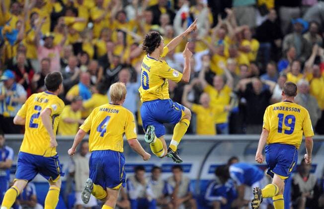 Torjubel Schweden, mit Zlatan Ibrahimovic (Mitte) - Fußball EM Herren Euro 2008, Länderspiel, Nationalteam, Nationaltrikot, Schweden Gruppe Salzburg Freude, Begeisterung, Fußball EM Herren Euro 2008, Länderspiel, Nationalteam, Nationaltrikot, Schweden Gruppe Salzburg Freude, Begeisterung,