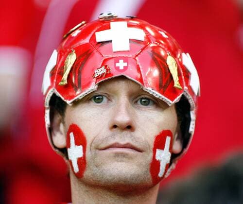 Schweizer Fan mit Gesichtsbemalung in den Landesfarben -  Fußball EM Herren EURO 2008, Länderspiel, Nationalmannschaft, Schweiz Porträt Basel