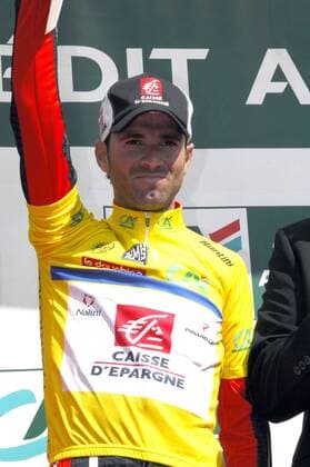 Alejandro Valverde (Spanien Caisse d Epargne) im gelben Trikot bei der Siegerehrung zur 4. Etappe des Criterium du Dauphine Libere 2008 -  Radsport Herren Criterium du Dauphine Libere 2008, ProTour, Straßenradsport, Straße, Rad, Einzelbild 4. Etappe: Vienne - Annemasse Freude,