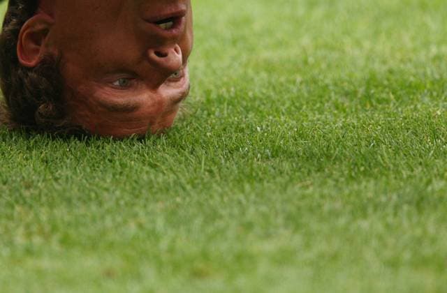 Torwart Jens Lehmann (Deutschland) steht Kopf Fußball EM Herren EURO 2008, Länderspiel, Nationalmannschaft, Einzelbild Klagenfurt