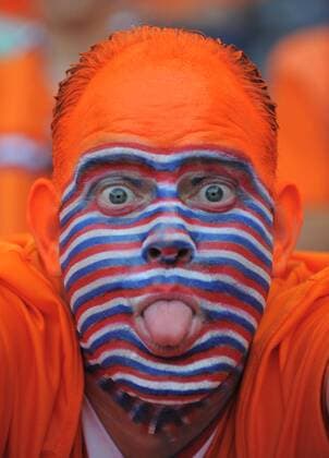 - Fanoriginal Niederlande - Streepjesman - Wouter Rexwinkel - Niederlande Fan mit Gesichtsbemalung Fußball Länderspiel Herren Euro 2008, EM, Nationalteam Porträt Bern Komik
