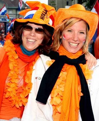 Weibliche niederländische Fans -  Fußball EM Herren EURO 2008, Länderspiel, Nationalmannschaft, Fanfest, Oranje Orange o0 Zone Gruppe Bern Freude,