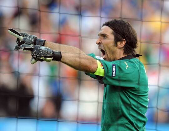 Torwart Gianluigi Buffon (Italien) - Jubel - Fußball EM Herren EURO 2008, Länderspiel, Nationalmannschaft, Nationaltrikot Einzelbild Zürich Begeisterung, Freude,