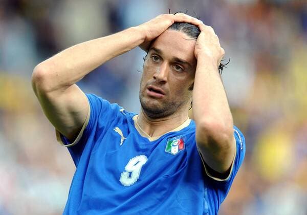 Luca Toni (Italien) enttäuscht - Fußball EM Herren EURO 2008, Länderspiel, Nationalmannschaft, Nationaltrikot Einzelbild Zürich Enttäuschung, Fußball EM Herren EURO 2008, Länderspiel, Nationalmannschaft, Nationaltrikot Einzelbild Zürich Enttäuschung,