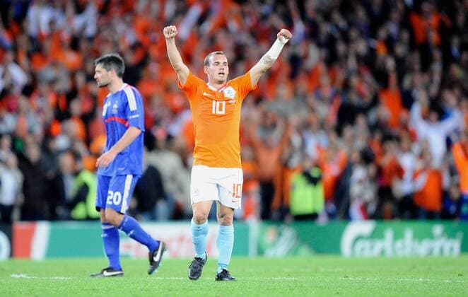 Wesley Sneijder (Niederlande, re.) - Schlussjubel - Fußball EM Herren EURO 2008, Länderspiel, Nationalmannschaft, Nationaltrikot Gruppe Bern Freude,