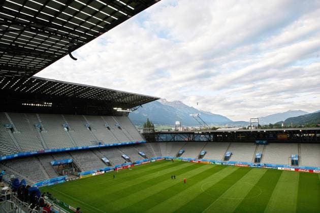Tivoli Neu Stadion in Innsbruck, einer der Austragungsorte der Euro 2008 -  Fußball EM Herren Euro 2008, Nationalteam, Spielstätte, Wettkampfstätte Totale Innsbruck Leere