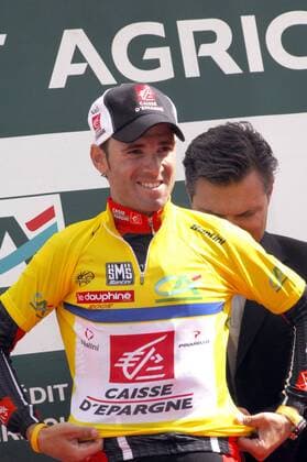 Alejandro Valverde (Spanien Caisse d Epargne) im gelben Trikot bei der Siegerehrung nach der 6. Etappe der Dauphine Libere 2008 -  Radsport Herren Criterium du Dauphine Libere 2008, ProTour, Straßenradsport, Straße, Rad Einzelbild 6. Etappe: Morzine - La Toussuire