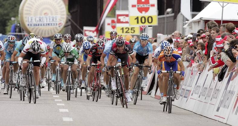Oscar Freire Gomez (Spanien Rabobank, re.) gewinnt die 1. Etappe der Tour de Suisse 2008 Radsport Herren Tour de Suisse 2008, Straßenradsport, Straße, Rad, ProTour Totale 1. Etappe: Langnau - Langnau Dynamik,