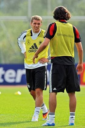 Lukas Podolski (Deutschland, li.) -  Fußball EM Herren Euro 2008, Training, Nationalteam, Gruppe Ascona