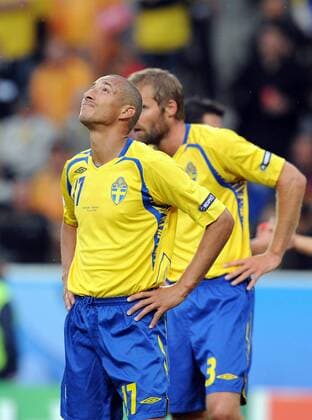 Henrik Larsson (Schweden) enttäuscht - Fußball EM Herren Euro 2008, Länderspiel, Nationalteam, Nationaltrikot Gruppe Innsbruck Enttäuschung,