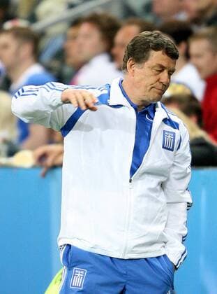 Nationaltrainer Otto Rehhagel (Griechenland) enttäuscht - Fußball EM Herren Euro 2008, Länderspiel, Nationalteam Einzelbild Salzburg Enttäuschung,