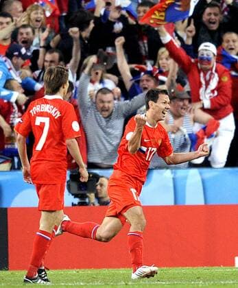 Konstantin Zyryanov (Russland, re.) - Torjubel -  Fußball Länderspiel Herren EURO 2008, EM, Nationalteam, Nationaltrikot, Gruppe Salzburg Freude,