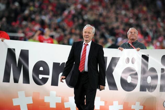 Nationaltrainer Jakob Kuhn (Schweiz) wird verabschiedet - Merci Köbi - Fußball EM Herren Euro 2008, Länderspiel, Nationalteam, Gruppe Basel Fußball EM Herren Euro 2008, Länderspiel, Nationalteam, Gruppe Basel
