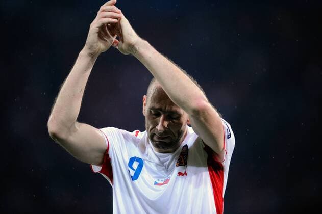 Jan Koller (Tschechien) - enttäuschter Abgang - Fußball Länderspiel Herren EURO 2008, EM, Nationalteam, Nationaltrikot, Türkei - Tschechien 3:2 Einzelbild Genf Enttäuschung, Fußball Länderspiel Herren EURO 2008, EM, Nationalteam, Nationaltrikot, Türkei - Tschechien 3:2 Einzelbild Genf Enttäuschung,