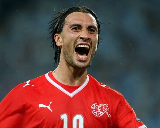 Hakan Yakin (Schweiz) - Torjubel Fußball EM Herren Euro 2008, Länderspiel, Nationalteam, Nationaltrikot, Schweiz Einzelbild Basel Freude, 
