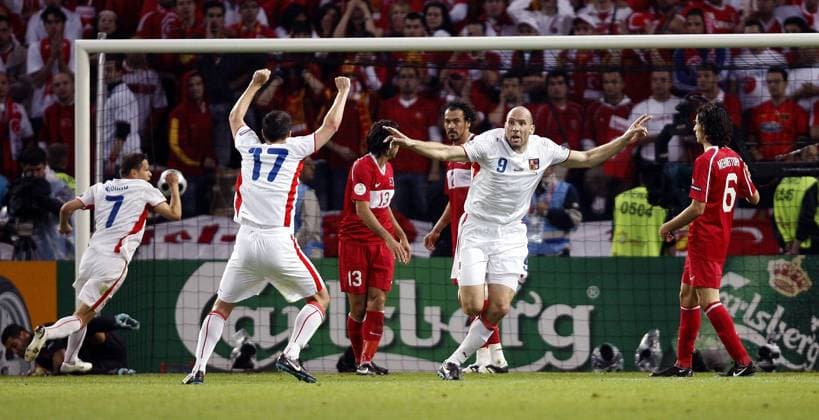 Jan Koller (Tschechien, 2.v.re.) - Torjubel -  Fußball EM Herren EURO 2008, Länderspiel, Nationalteam, Nationaltrikot, Türkei - Tschechien 3:2, Vdig Gruppe Genf Freude, Fußball EM Herren EURO 2008, Länderspiel, Nationalteam, Nationaltrikot, Türkei - Tschechien 3:2, Vdig Gruppe Genf Freude,