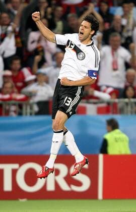 Michael Ballack (Deutschland) - Torjubel - Fußball EM Herren Euro 2008, Länderspiel, Nationalmannschaft, Nationaltrikot, Einzelbild Wien Freude, Begeisterung,