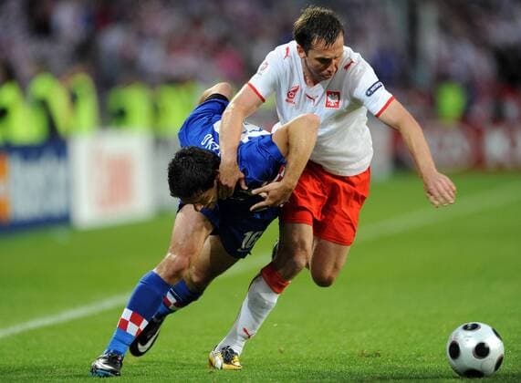 Jakub Wawrzyniak (Polen, re.) gegen Jerko Leko (Kroatien) - Fußball EM Herren Euro 2008, Länderspiel, Nationalmannschaft, Nationaltrikot, Polen - Kroatien 0:1 Gruppe Klagenfurt Dynamik, Fußball EM Herren Euro 2008, Länderspiel, Nationalmannschaft, Nationaltrikot, Polen - Kroatien 0:1 Gruppe Klagenfurt Dynamik,